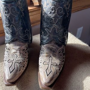 Like new corral boots